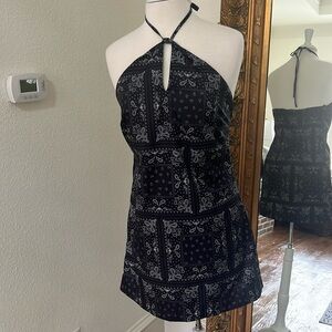 Elodie halter neck paisley print mini dress
Size: M Great used condition